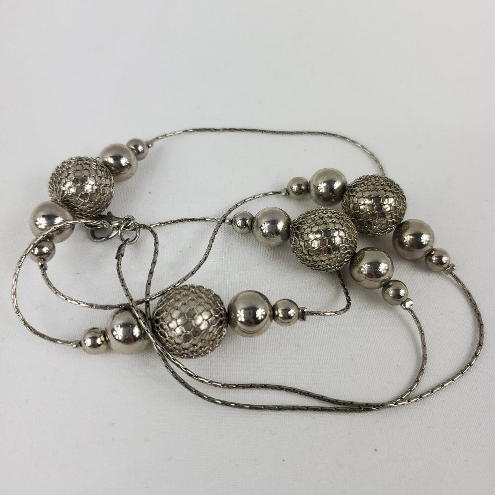 Lovely Silver Tone Necklace W/ Silver Tone Round Beads